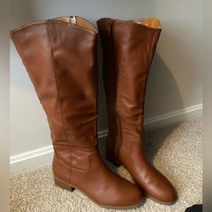 Womens brown riding boots. Size 10. NWT